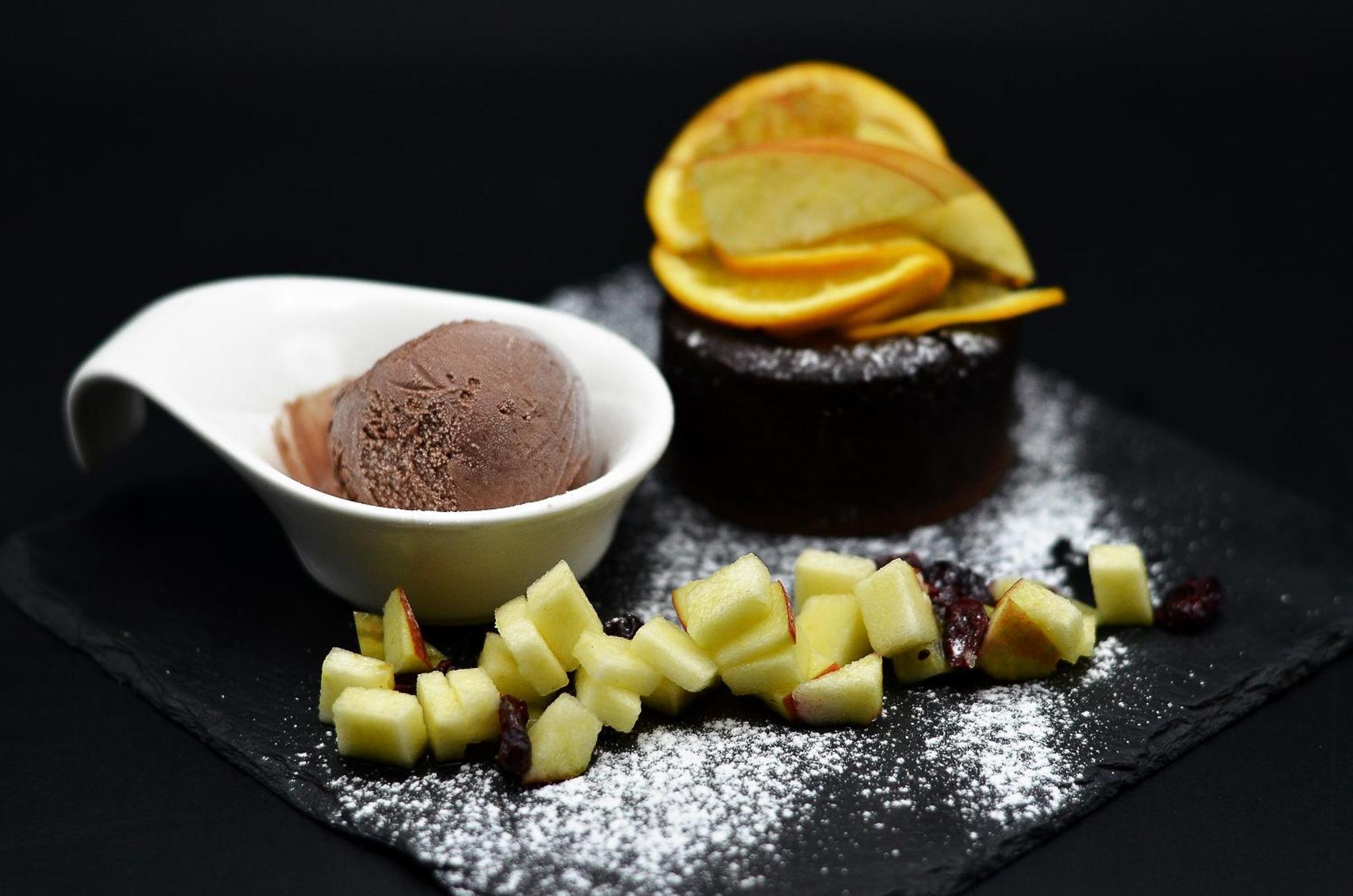 Pensiune & Restaurant Victoria Păltiniş エクステリア 写真