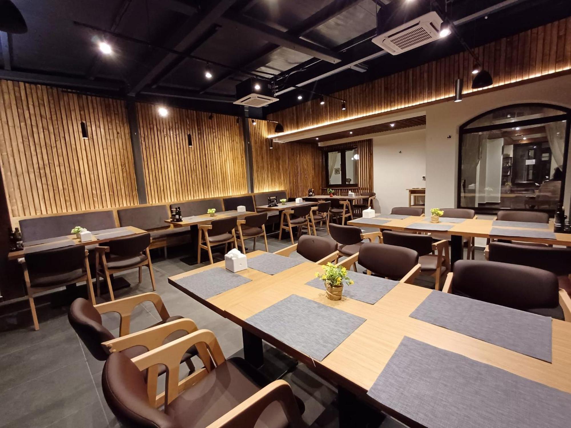 Pensiune & Restaurant Victoria Păltiniş エクステリア 写真