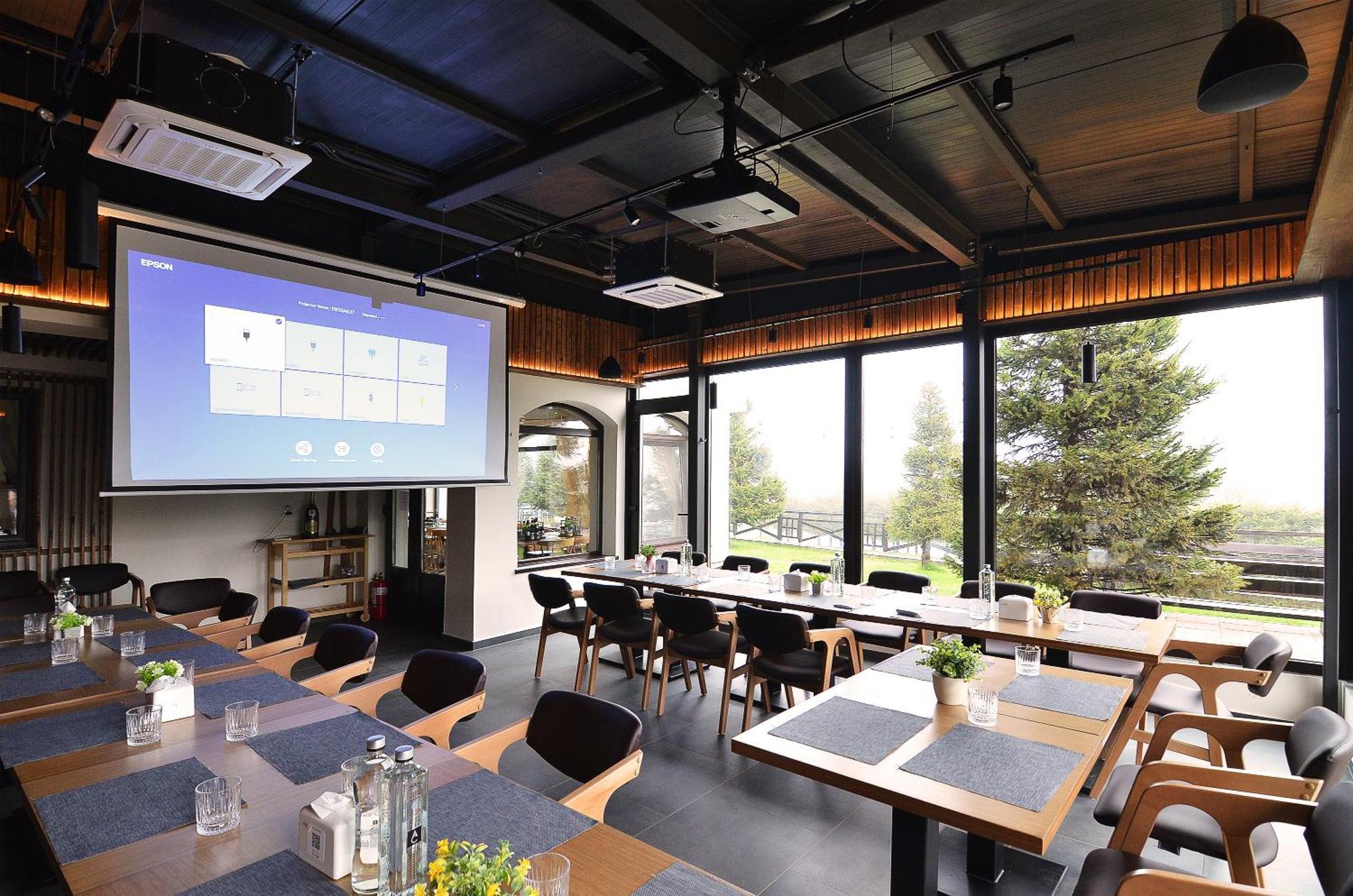 Pensiune & Restaurant Victoria Păltiniş エクステリア 写真